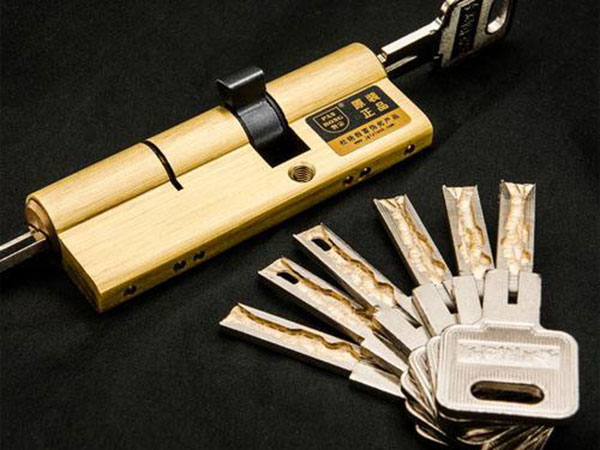 乌伊岭24小时上门开锁公司