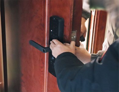 乌伊岭24小时上门开锁公司